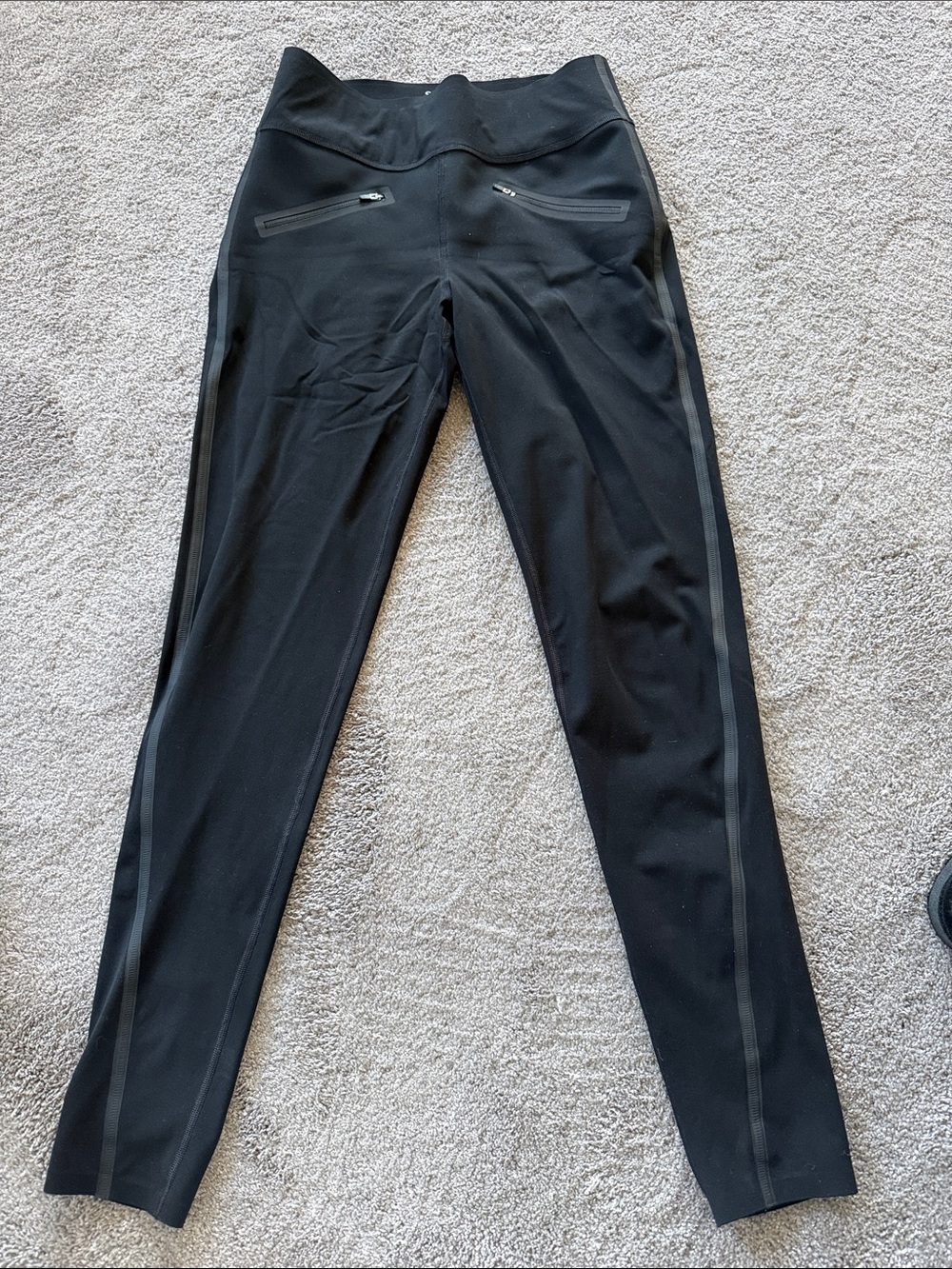 Spanx leggings size medium
NWOT